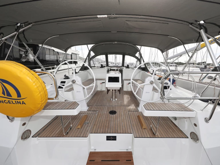 Noleggio barche Sebenico economico Bavaria C42