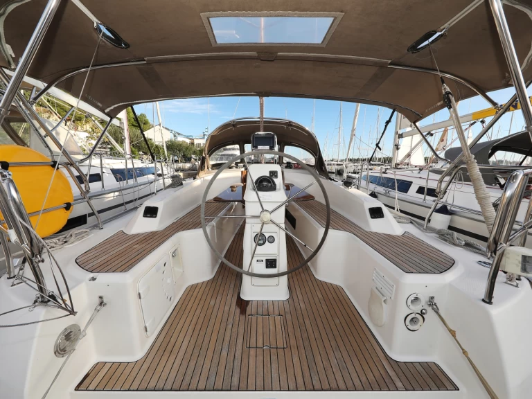 Noleggio barche Sebenico economico Cruiser 33