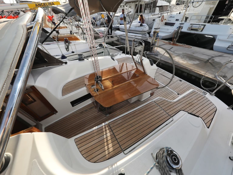 Noleggio barche Bavaria Cruiser 33 a Sebenico su Samboat