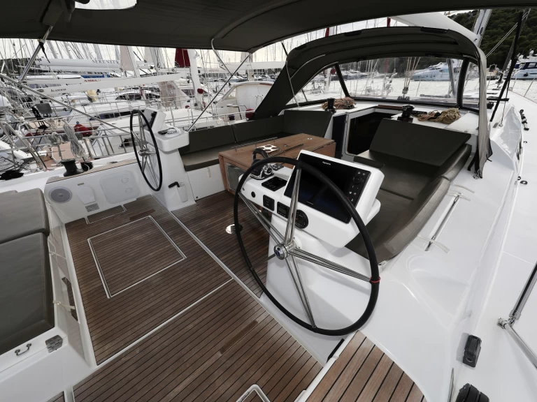 Barca a vela a noleggio a Trogir al miglior prezzo