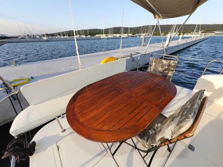 Cobra Yachts Futura 40 Grand Horizon da affittare a  Sveti Filip i Jakov