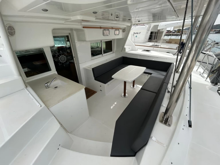 Noleggio Catamarano Lagoon con patente nautica