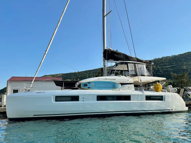 Noleggiare una Lagoon Lagoon 50 a Castelli