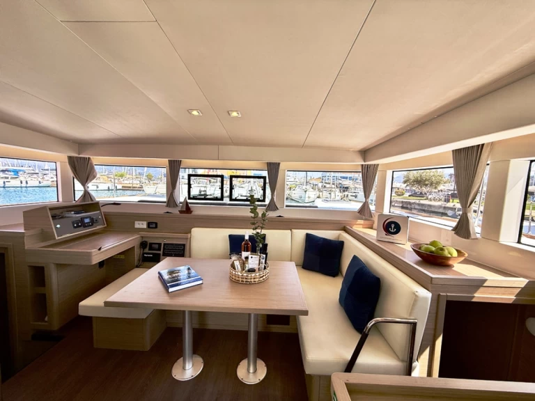 Noleggio barche Lagoon Lagoon 40 a Nydri su Samboat