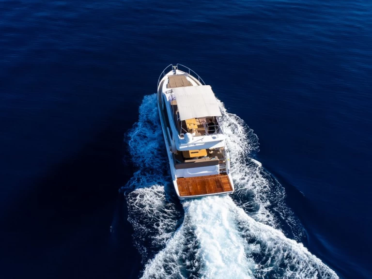 Noleggiare una Sealine Sealine F430 a Ragusa (Dubrovnik)