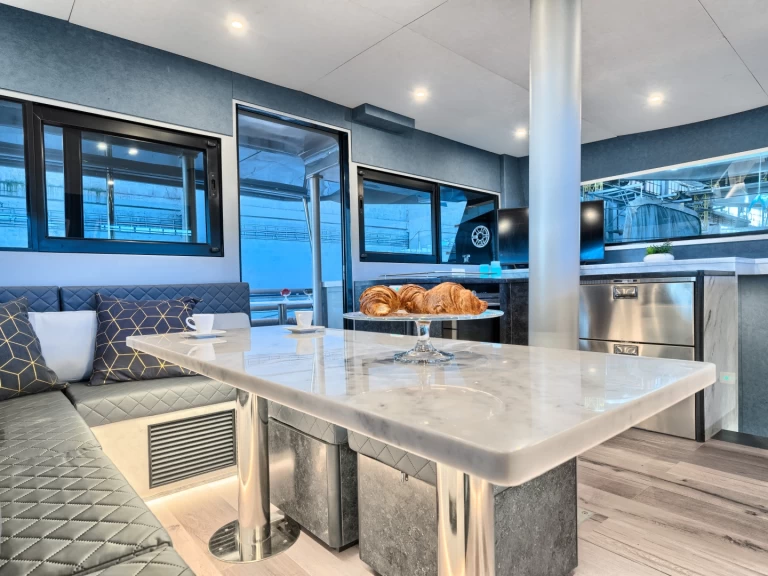 Noleggio Catamarano con o senza skipper Luna a Spalato