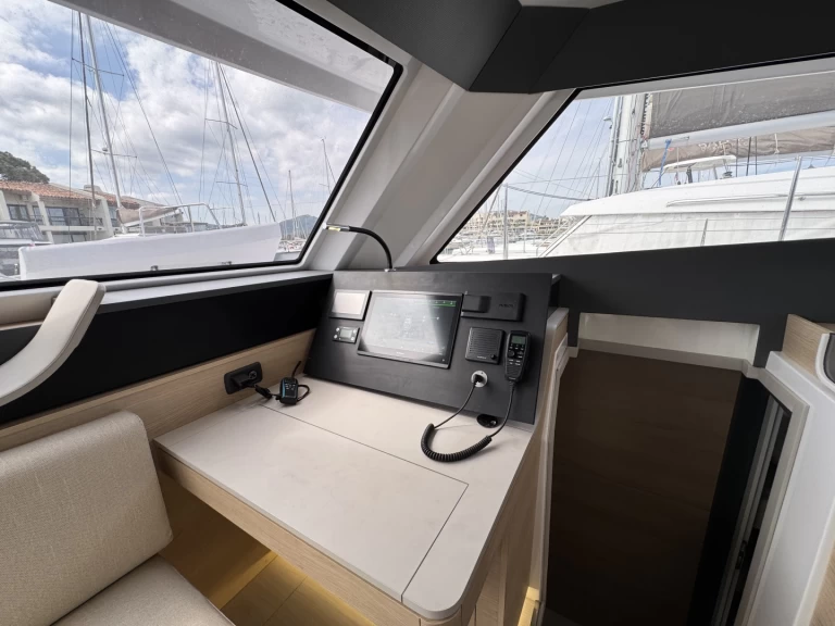 Catamarano a noleggio a Port Grimaud al miglior prezzo