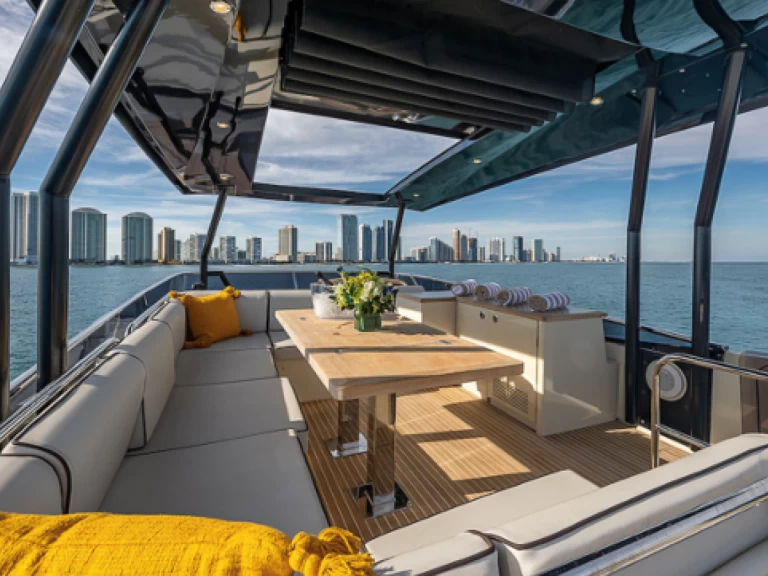 Sunseeker Sunseeker 60 da affittare a  Dubai Marina