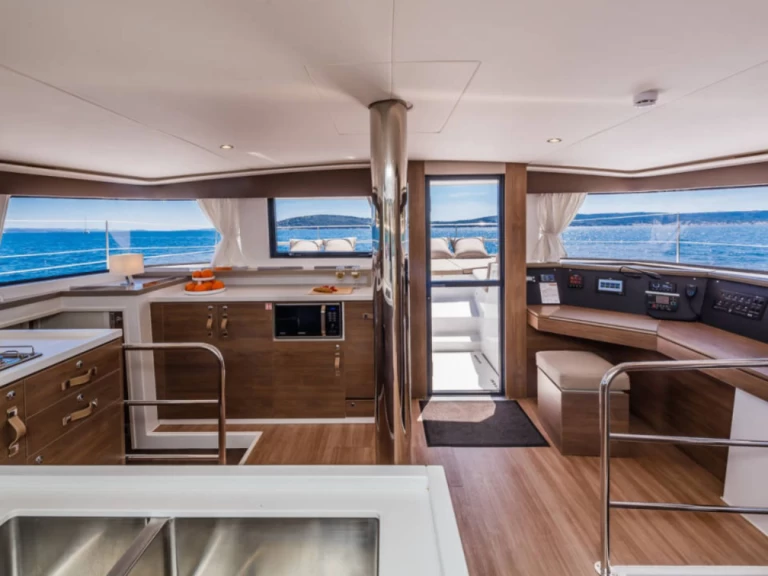 Catamarano a noleggio a Cannigione al miglior prezzo