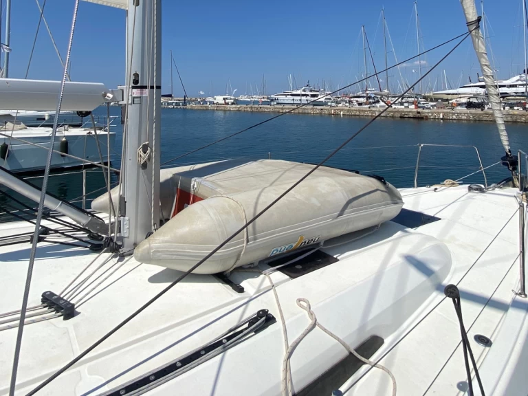 Noleggiare una Bénéteau Oceanis 40.1 (3 double and 1 bunk beds) a Lefkáda