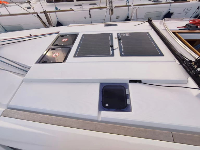 Noleggio barche Jeanneau Sun Odyssey 519 a Lávrio su Samboat