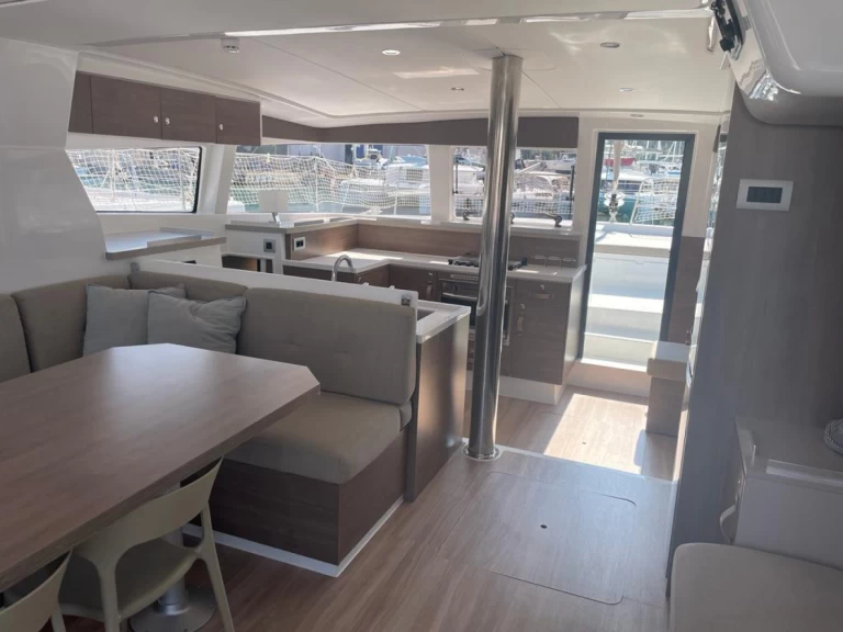 Noleggio Catamarano Bali con patente nautica