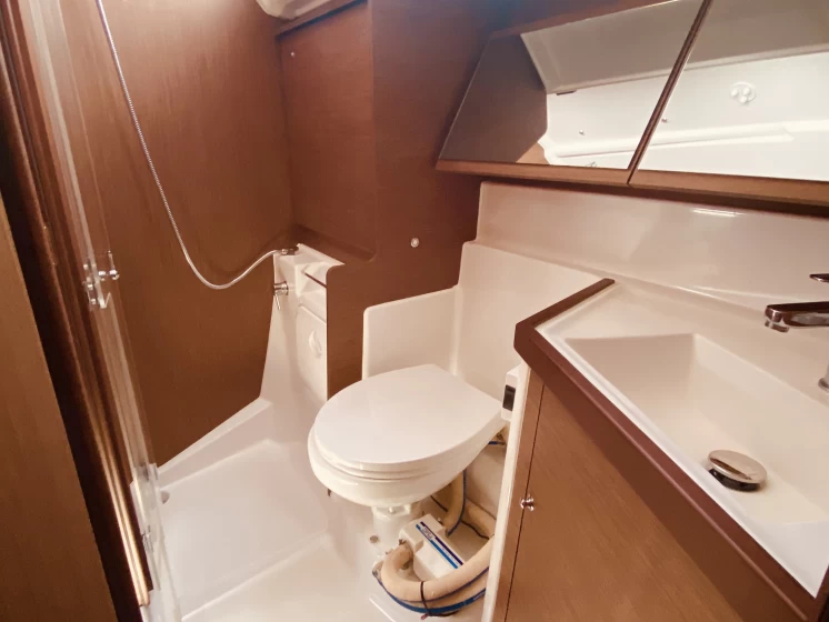 Noleggio Barca a vela Bénéteau con patente nautica