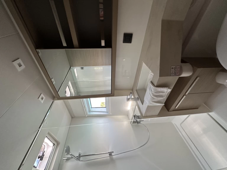 Catamarano a noleggio a Trogir al miglior prezzo