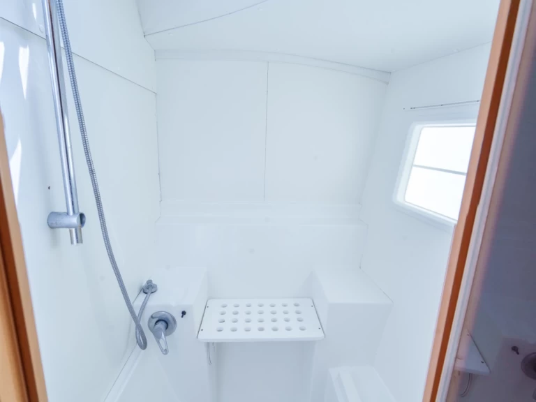 Noleggio Catamarano a Fa'anui – Lagoon Lagoon 380 S2