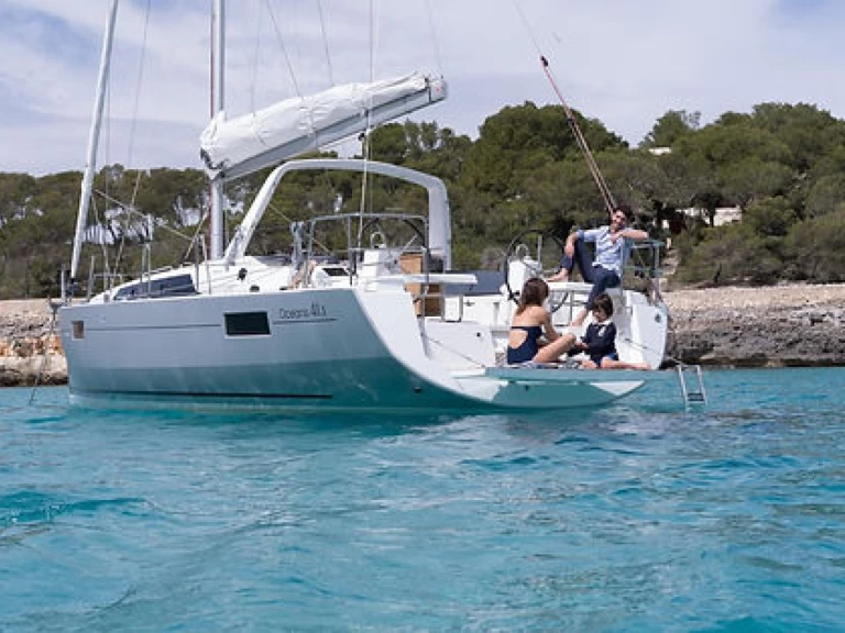 Noleggiare una Bénéteau Oceanis 41.1 a Port Grimaud