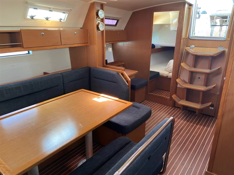 Noleggiare una Bavaria Bavaria 40 a Sukošan