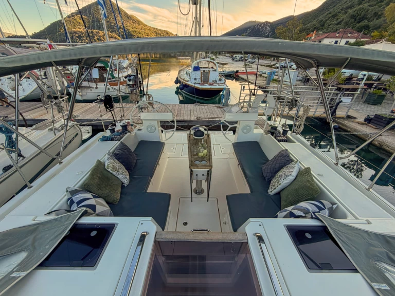 Barca a vela a noleggio a Vlycho al miglior prezzo