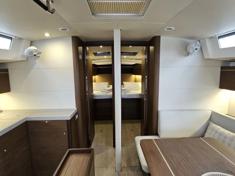 Noleggiare una Bénéteau Oceanis 46.1 a Rodi (Citta)