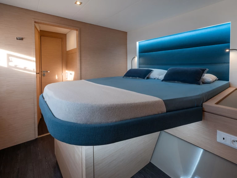 Noleggio Catamarano con o senza skipper Fountaine Pajot a Castellammare di Stabia