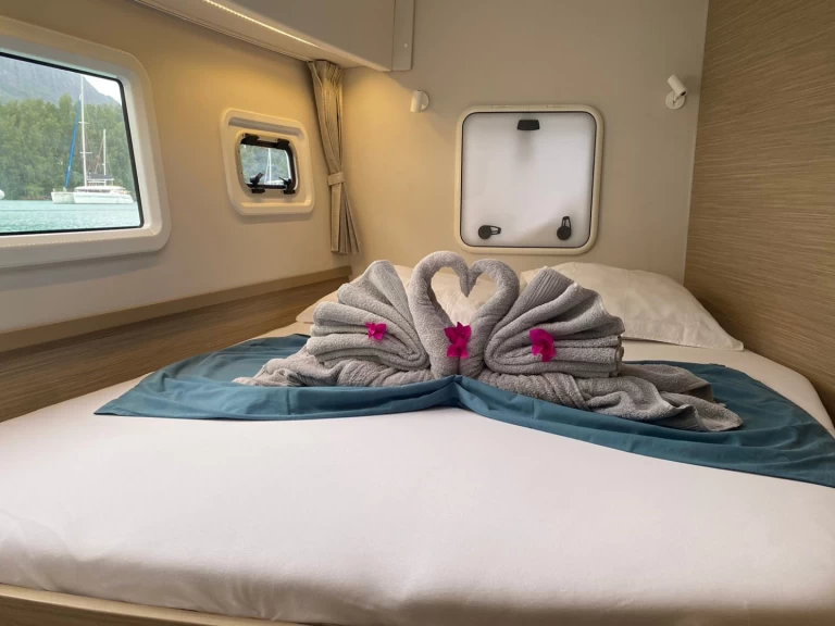 Noleggio Catamarano Lagoon con patente nautica