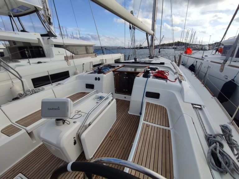 Noleggio barche Lávrio economico Sun Odyssey 519