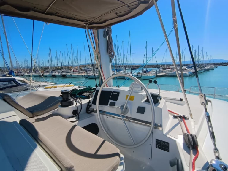 Noleggio Catamarano a Capo d'Orlando – Bali Bali 4.2