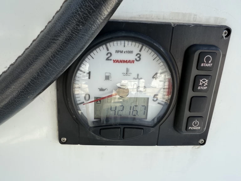 Noleggiare una Lagoon Lagoon 39 a Lávrio