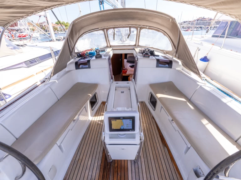Noleggiare una Jeanneau Sun Odyssey 449 a Isola