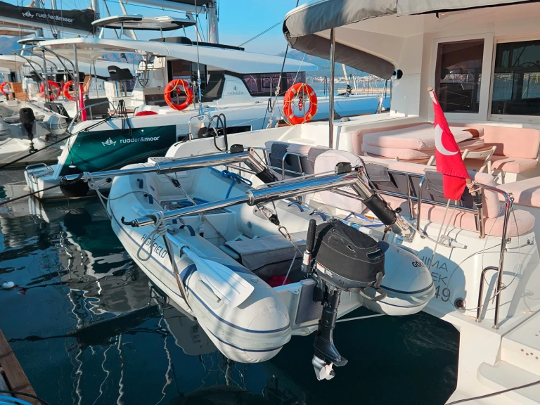 Noleggio Catamarano Lagoon con patente nautica