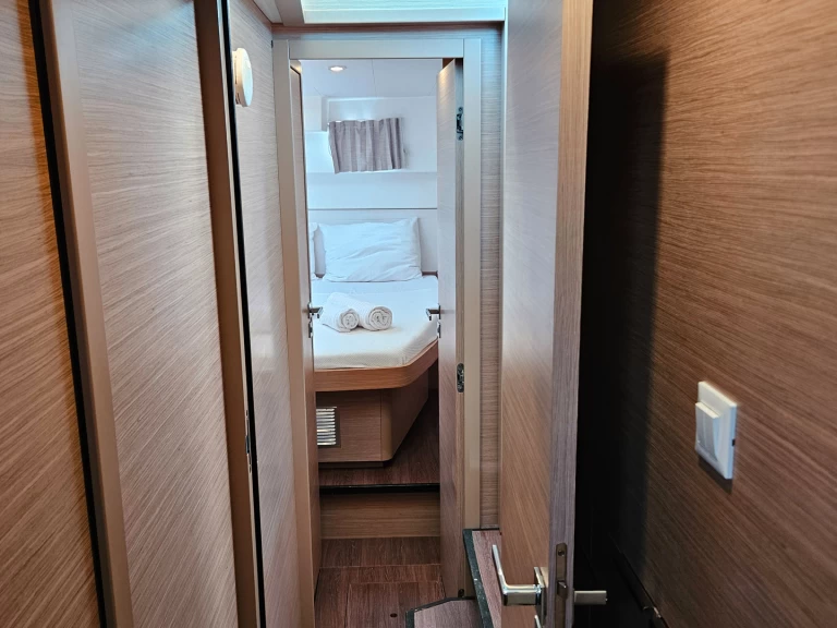 Noleggio Catamarano Lagoon con patente nautica