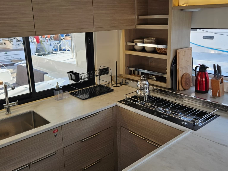 Noleggio Catamarano Lagoon con patente nautica