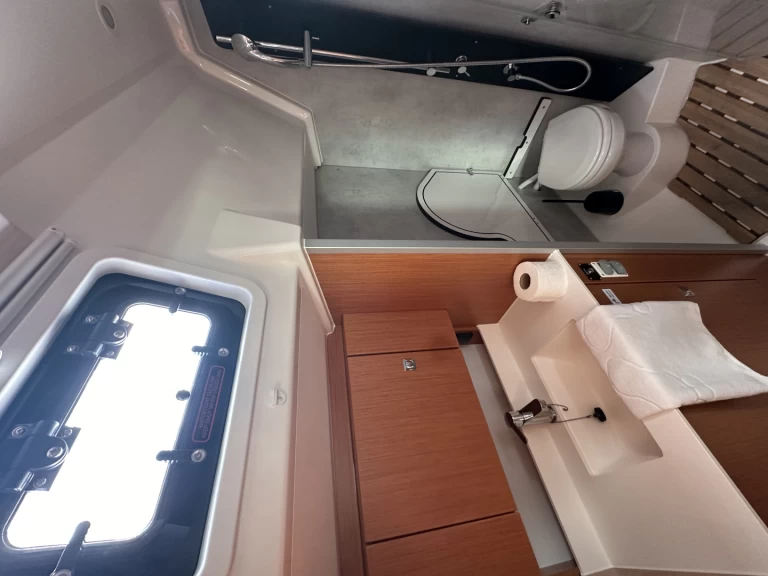 Barca a vela a noleggio a Trogir al miglior prezzo