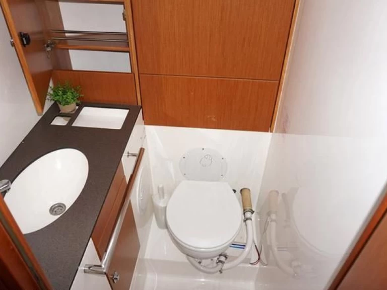 Noleggiare una Bavaria Cruiser 46 a Kalamariá