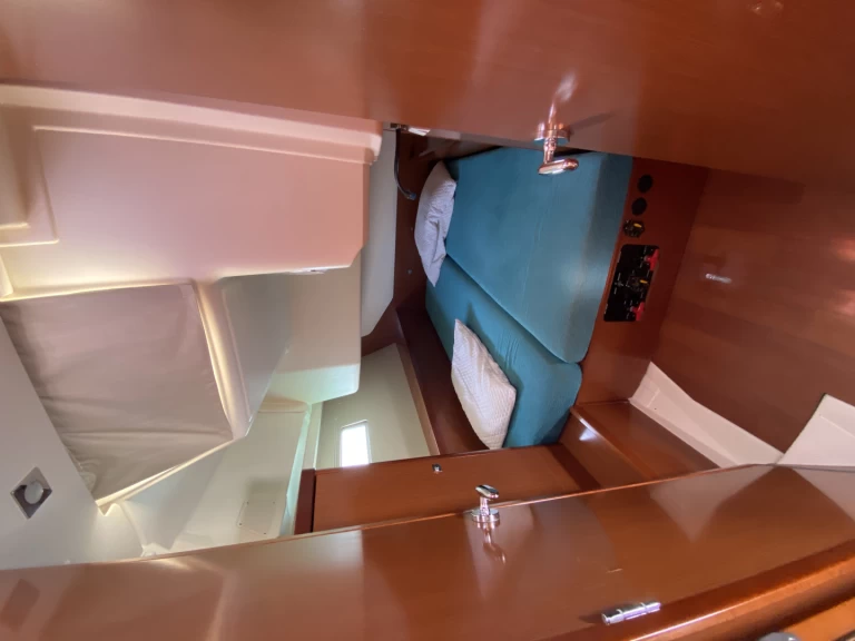 Noleggio Barca a vela Bénéteau con patente nautica