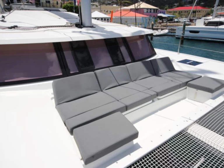 Fountaine Pajot Astrea 42 da affittare a  Road Town