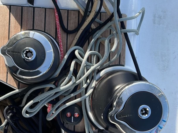 Barca a vela a noleggio a Cugnana Verde al miglior prezzo