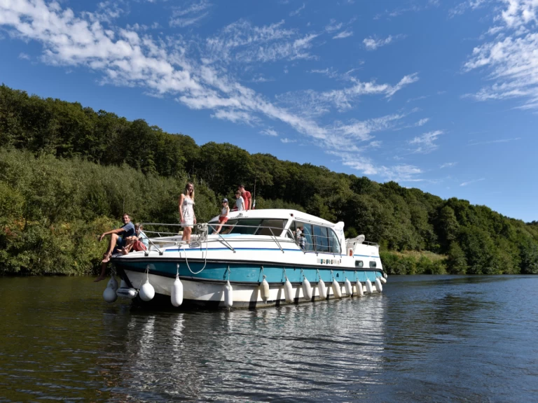 Noleggio a Sablé-sur-Sarthe – Nicols Yacht Confort Groupe 8-10 p. su SamBoat