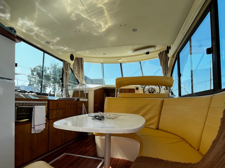 Noleggio Houseboat Nicols Yacht con patente nautica