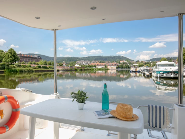 Noleggio barche Nicols Yacht Premium Groupe XL 8-12 p. a Grez-Neuville su Samboat