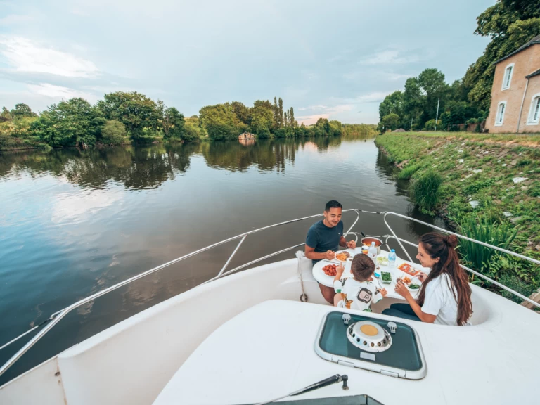 Houseboat a noleggio a Grez-Neuville al miglior prezzo