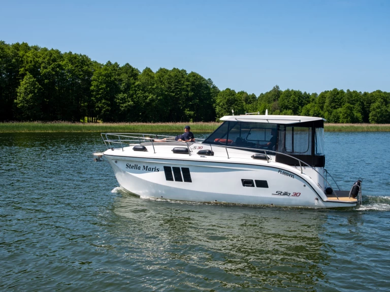 Barca a motore a noleggio a Ogonki al miglior prezzo