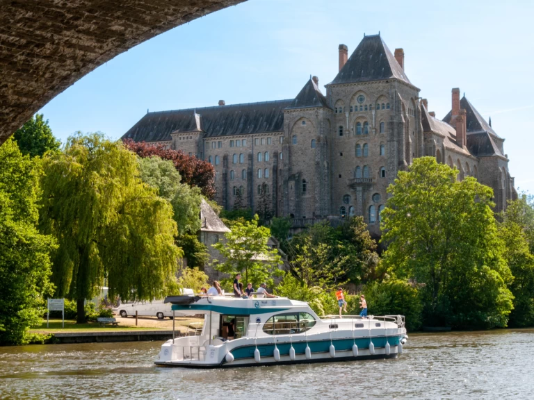 Noleggio a Grez-Neuville – Nicols Yacht Premium Groupe XL 8-12 p. su SamBoat