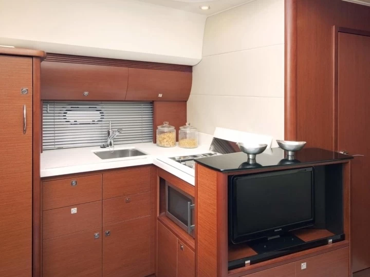 Barca a motore a noleggio a Giardini-Naxos al miglior prezzo