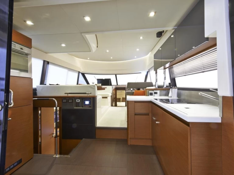 Noleggio a Giardini-Naxos – Prestige Prestige 450 Fly su SamBoat