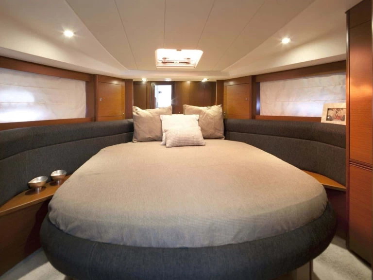 Prestige Prestige 440 S da affittare a  Giardini-Naxos