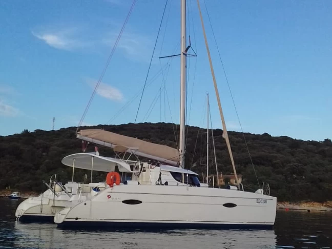 Noleggio Catamarano con o senza skipper Custom Made a Kendwa