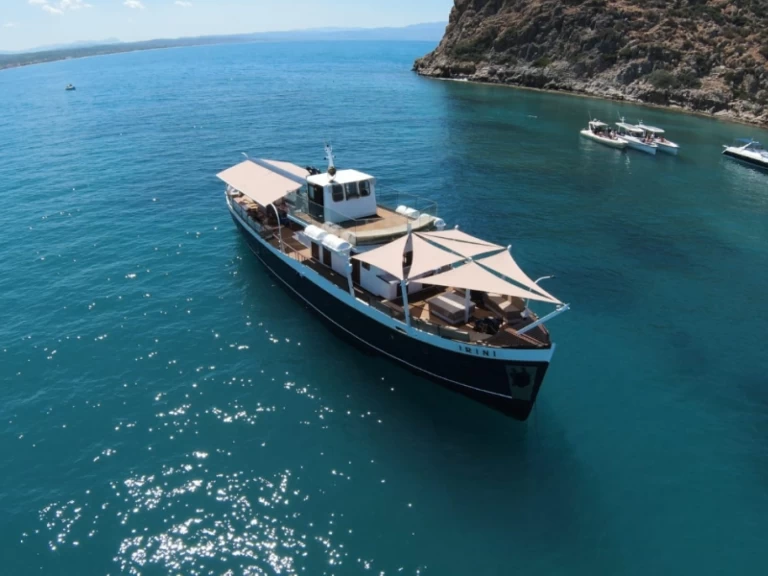 Noleggio Barca a motore a Chania Port – Custom Made custom