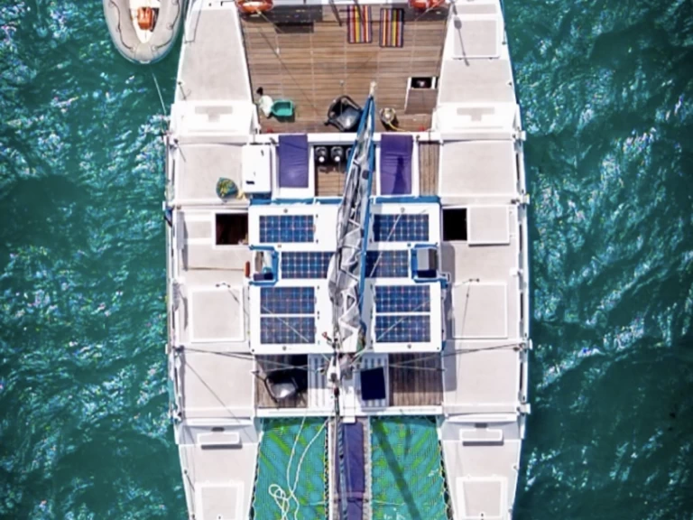 Noleggio Catamarano Custom Made con patente nautica