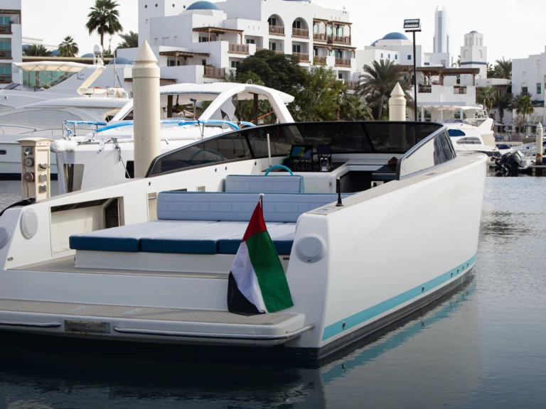 Noleggio a Dubai Marina – VanDutch VanDutch 40 su SamBoat